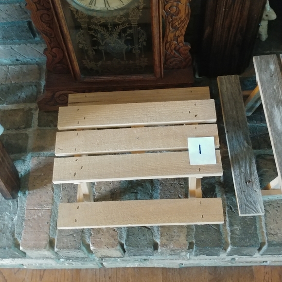 Squirrel corn picnic table novelty feeder gift - Picture 9 of 15